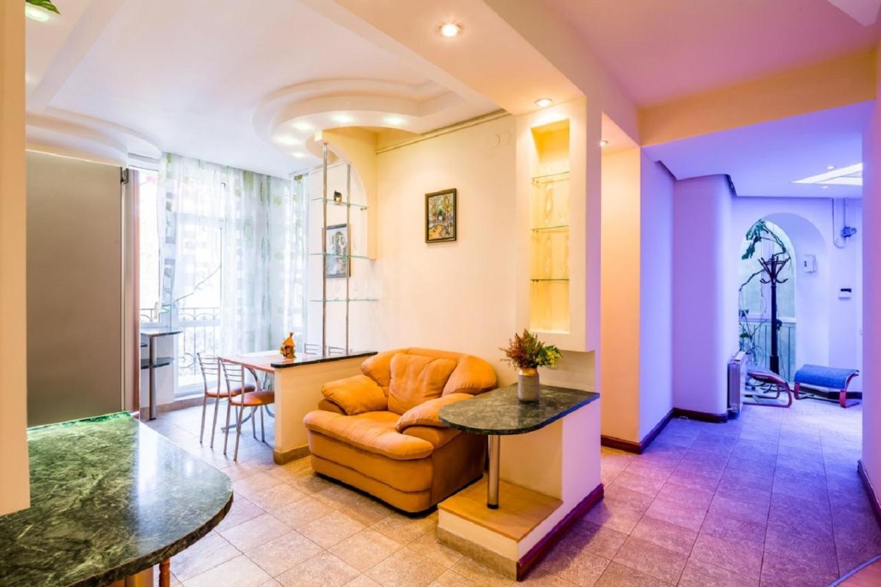 Alfa Apartments Ivana Franka Lviv Exterior foto